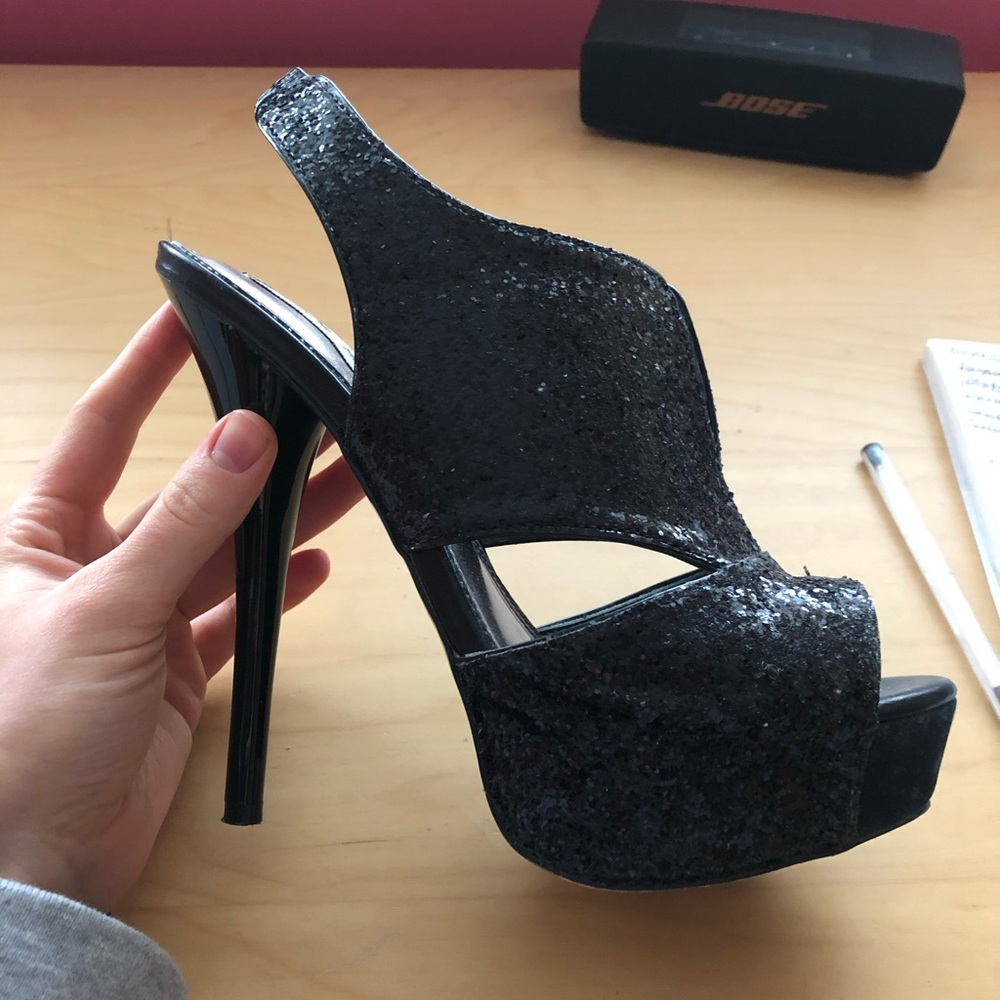 Black sparkly Steve Madden heels size 7.5